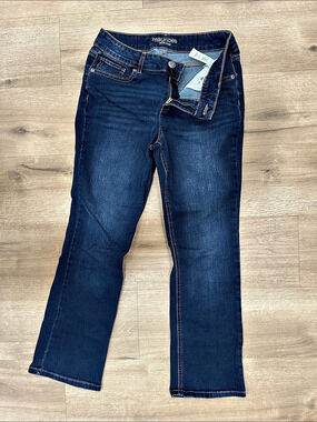 Maurices women Size 6 short Blue Like New